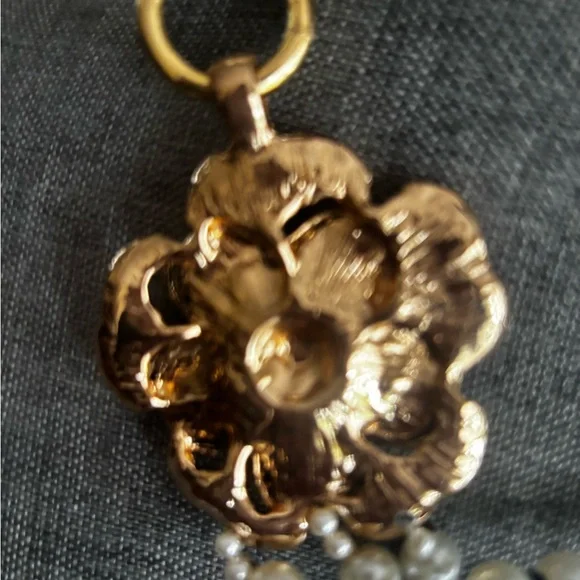 Vintage Pearl Flower Pendant Statement Necklace